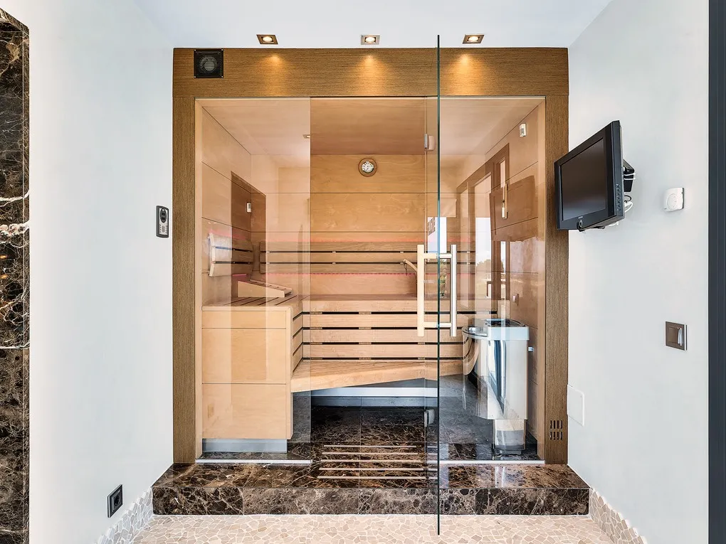 Exclusive luxury villa with stunning sea views-18