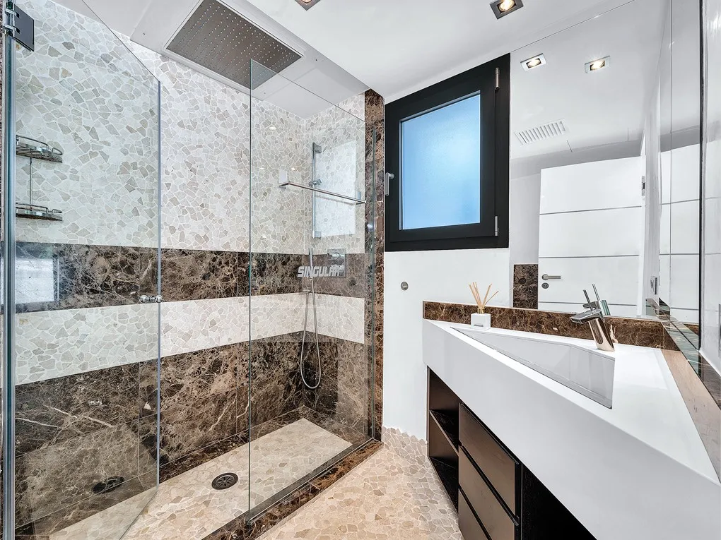 Villa de luxe exclusive avec vue imposante sur la mer-17