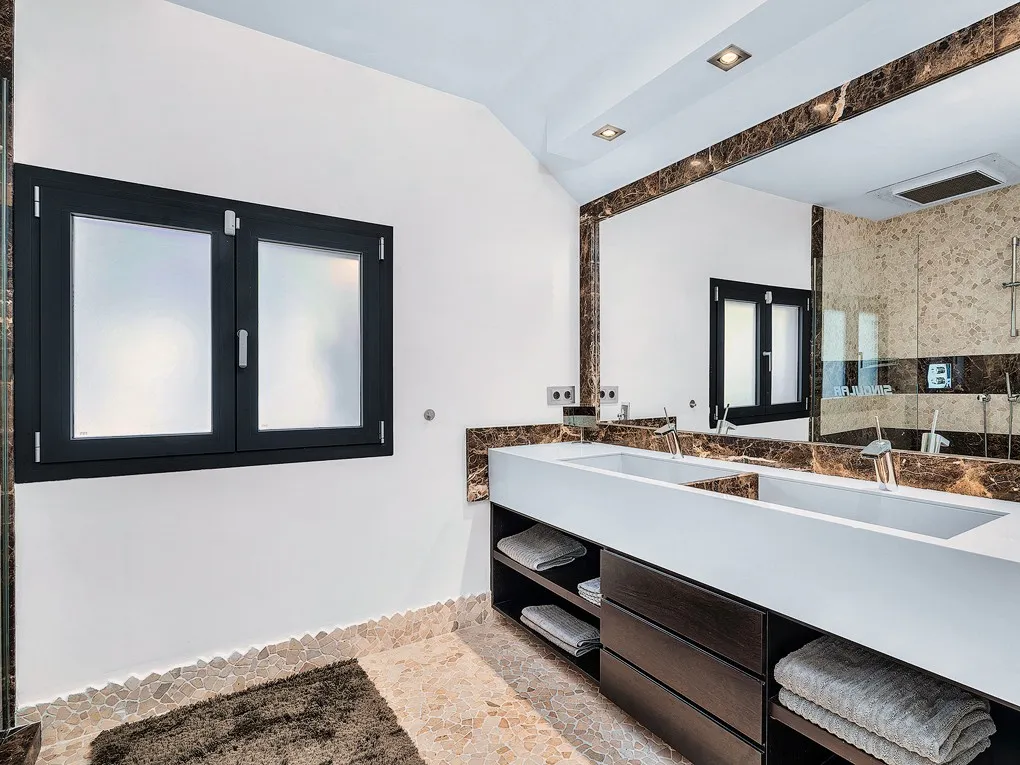 Villa de luxe exclusive avec vue imposante sur la mer-14