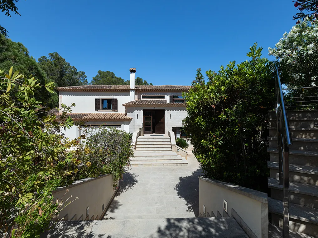 Indrukwekkende villa met uitzicht op zee in Cas Català-18