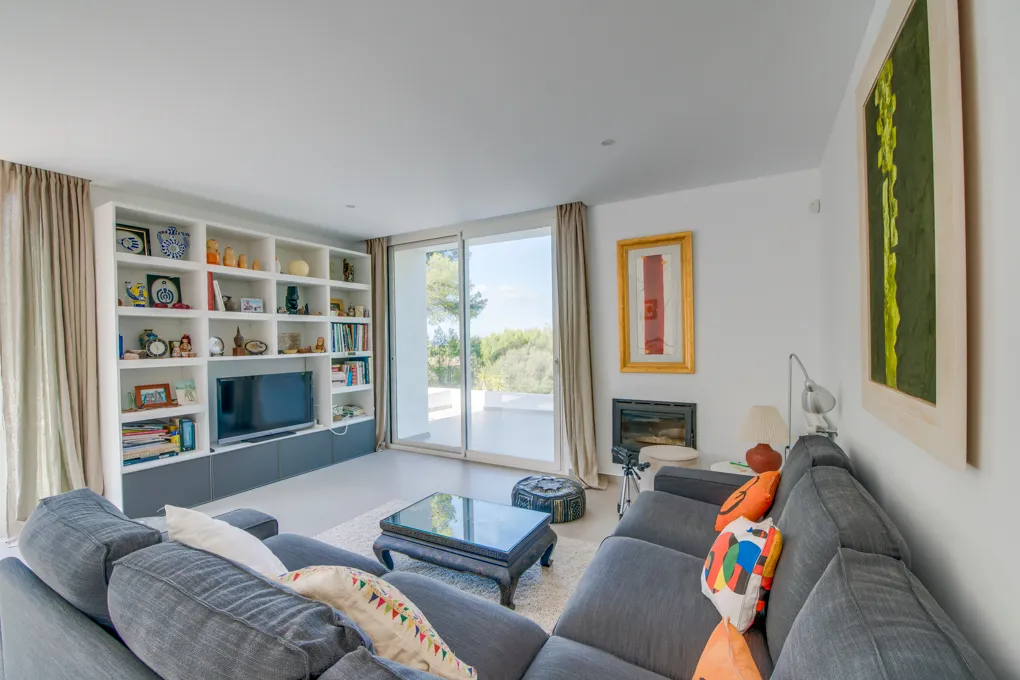 Gemoderniseerde villa in Ibizastijl-5