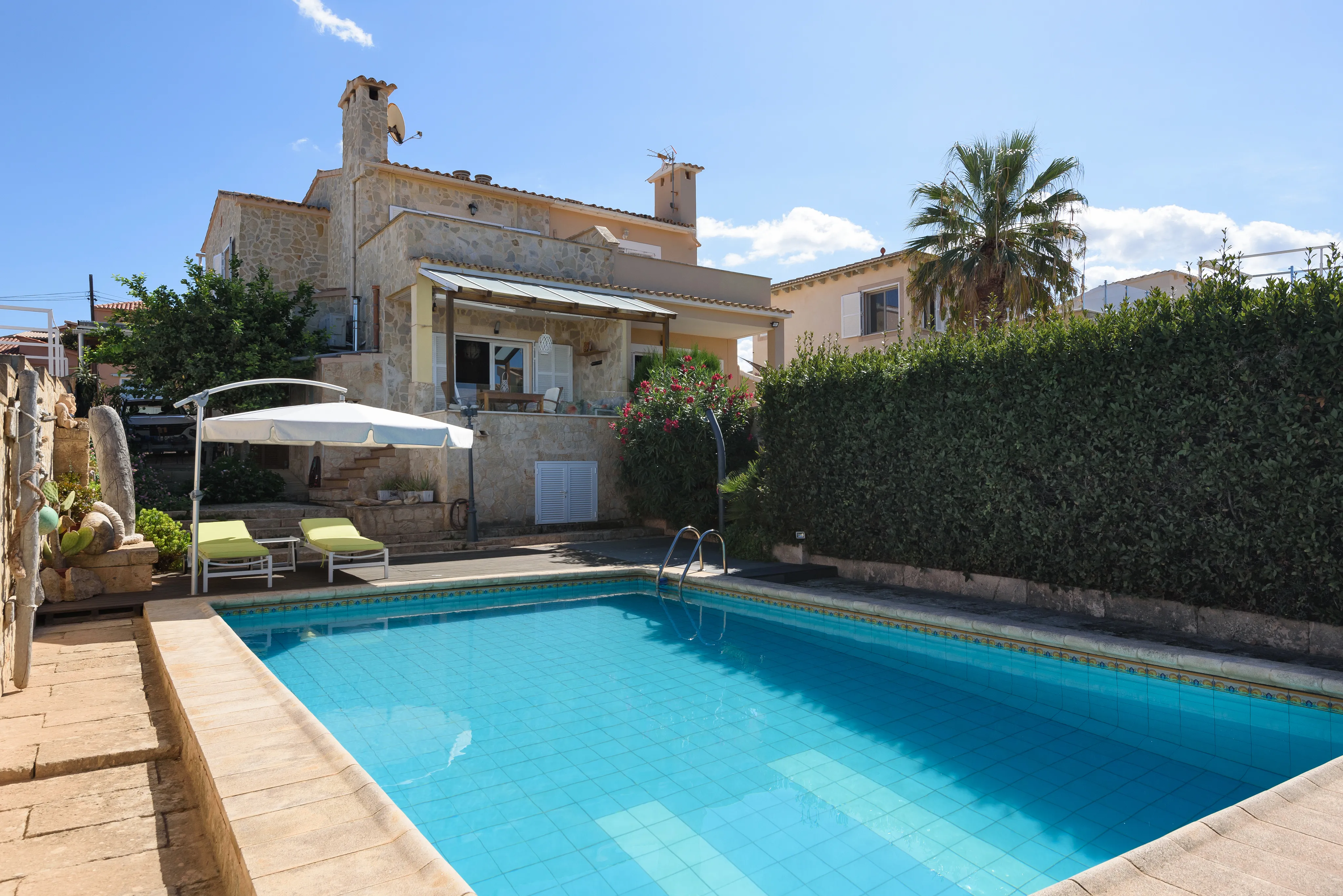 Mediterrane Doppelhaushälfte mit Meerblick-1