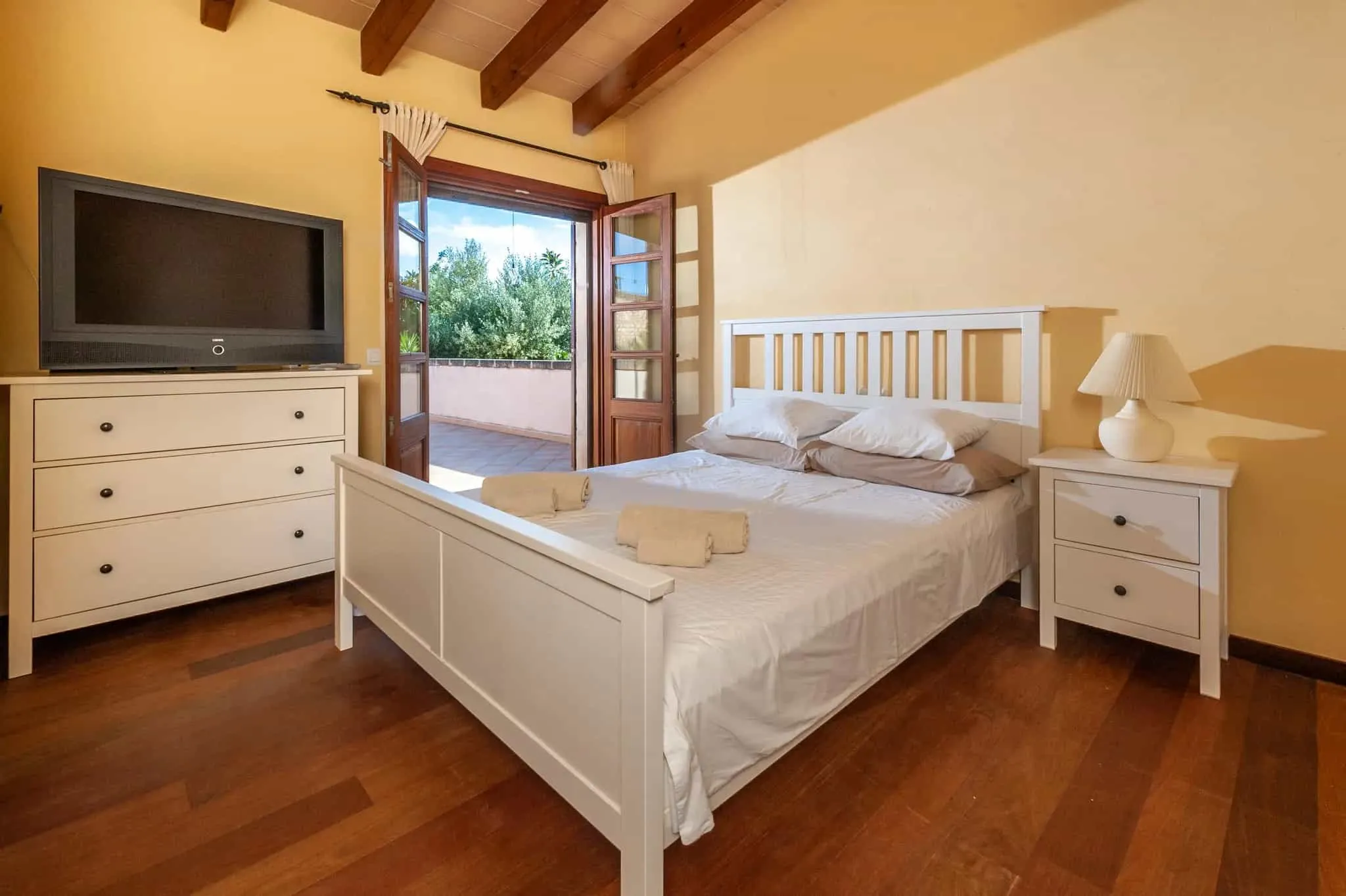 Langzeitmiete: Einfamilienhaus mit Pool und Garten-7