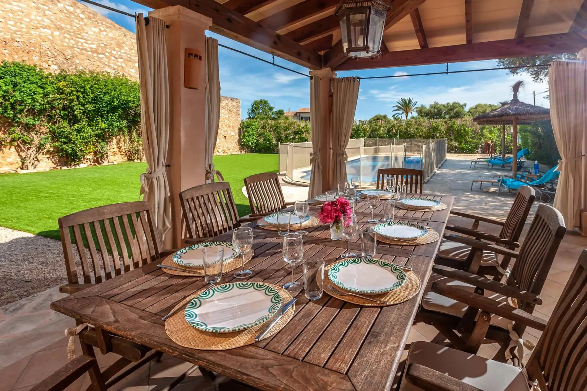 Langzeitmiete: Einfamilienhaus mit Pool und Garten-10