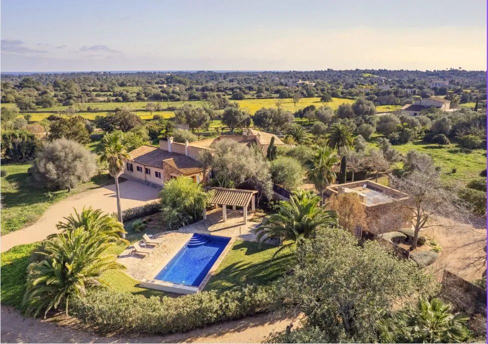 Moderne bolig i ét plan i det idylliske landskab-13