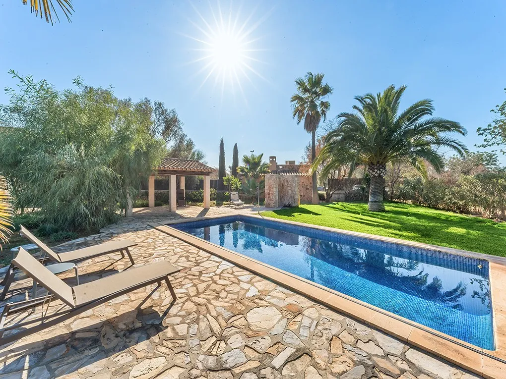 Moderne bolig i ét plan i det idylliske landskab-2