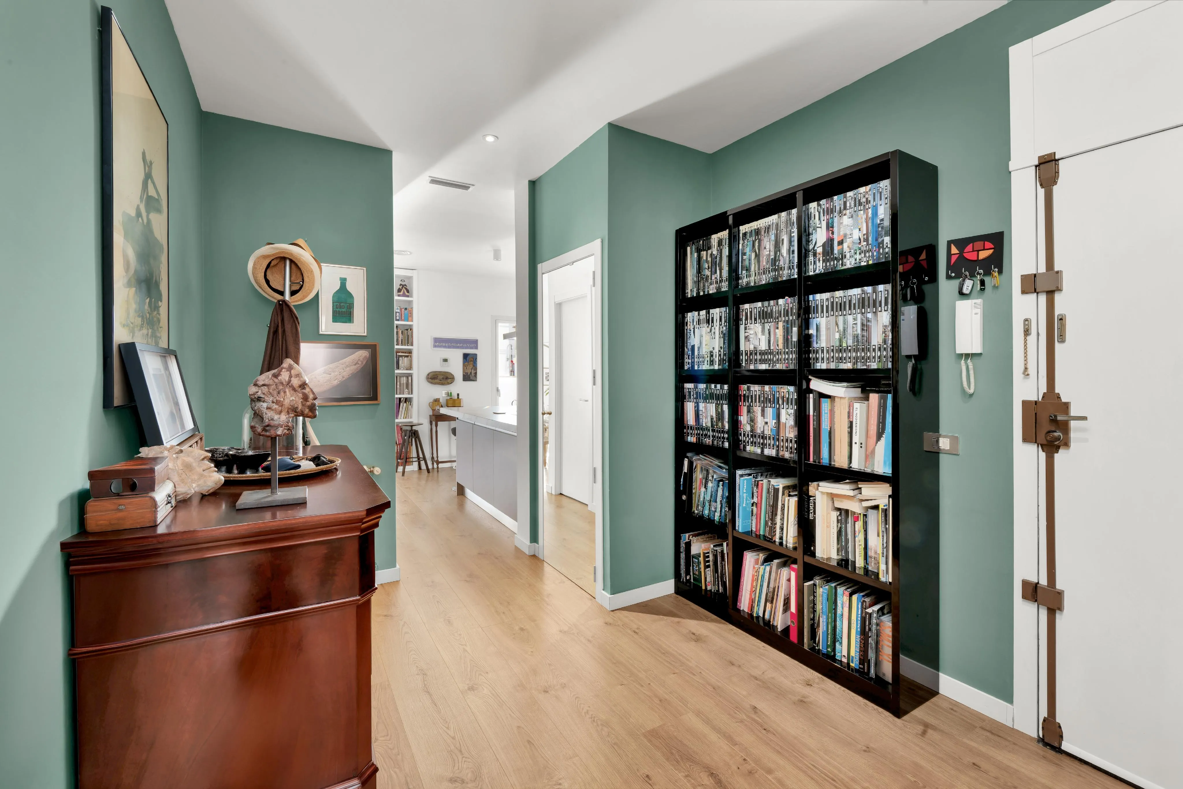 Light-flooded penthouse in the heart of Palma-12