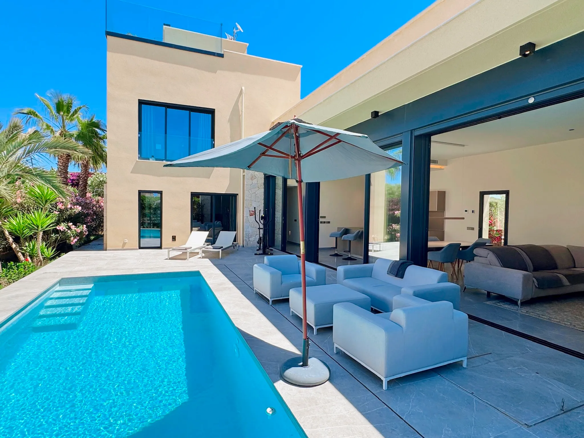 Affitto stagionale: Moderna casa indipendente con due piscine-2