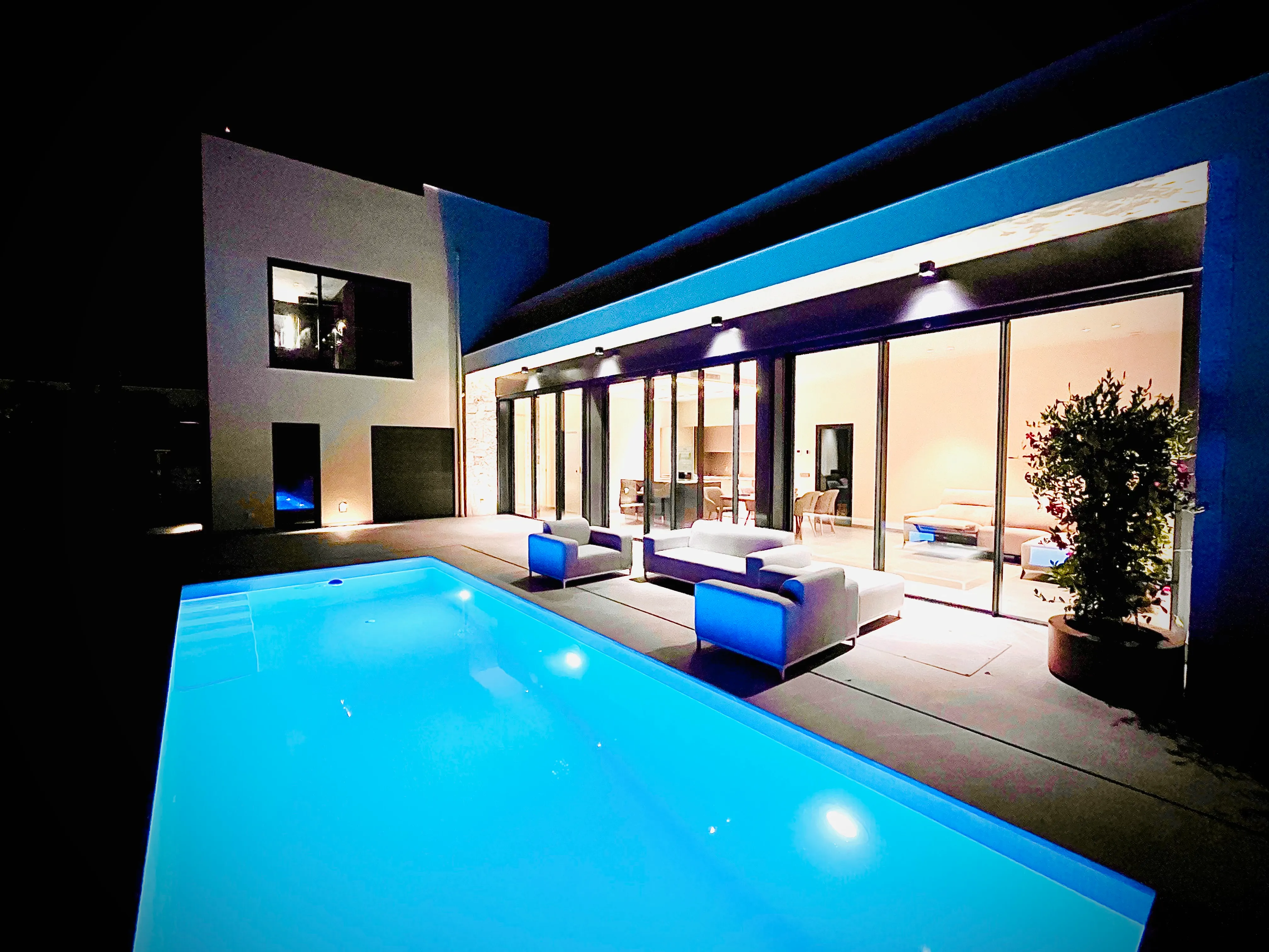 Alquiler de temporada: Casa moderna unifamiliar con dos piscinas-16