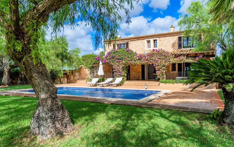 Finca amb encant rústic i estil de vida mediterrani