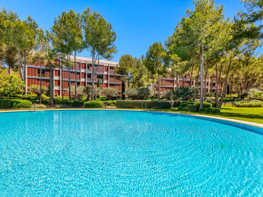 Piękny penthouse w Bendinat-1