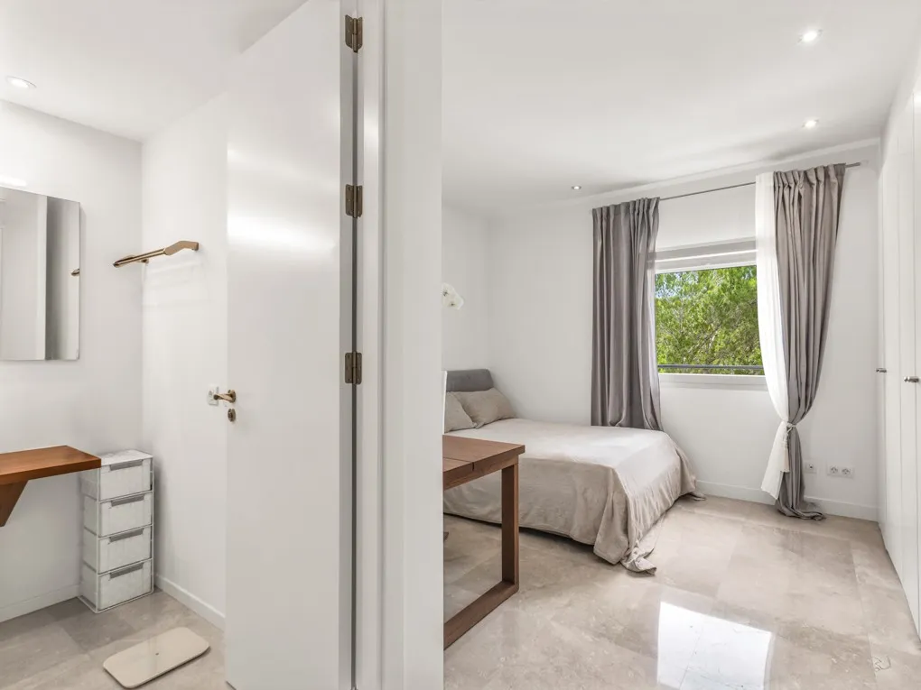 Piękny penthouse w Bendinat-11