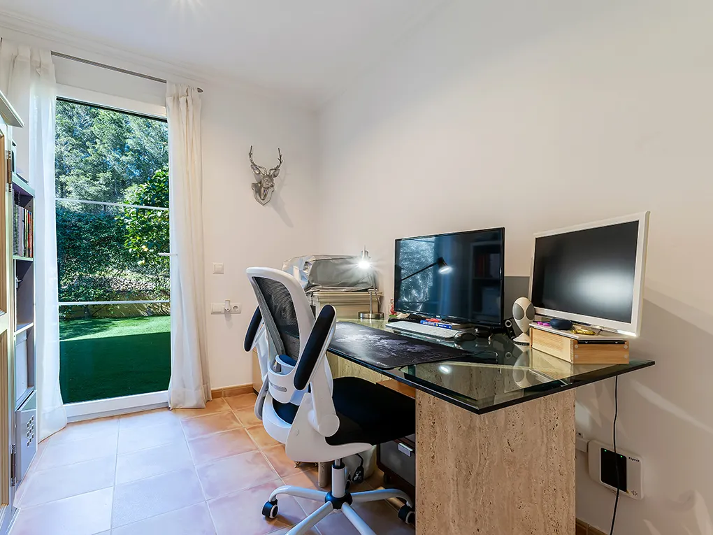 Uroczy dom w zabudowie bliźniaczej obok pola golfowego-21