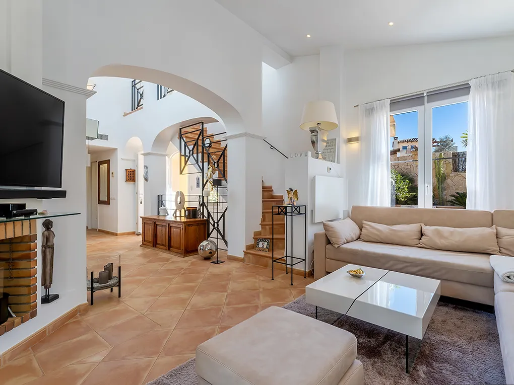 Uroczy dom w zabudowie bliźniaczej obok pola golfowego-5