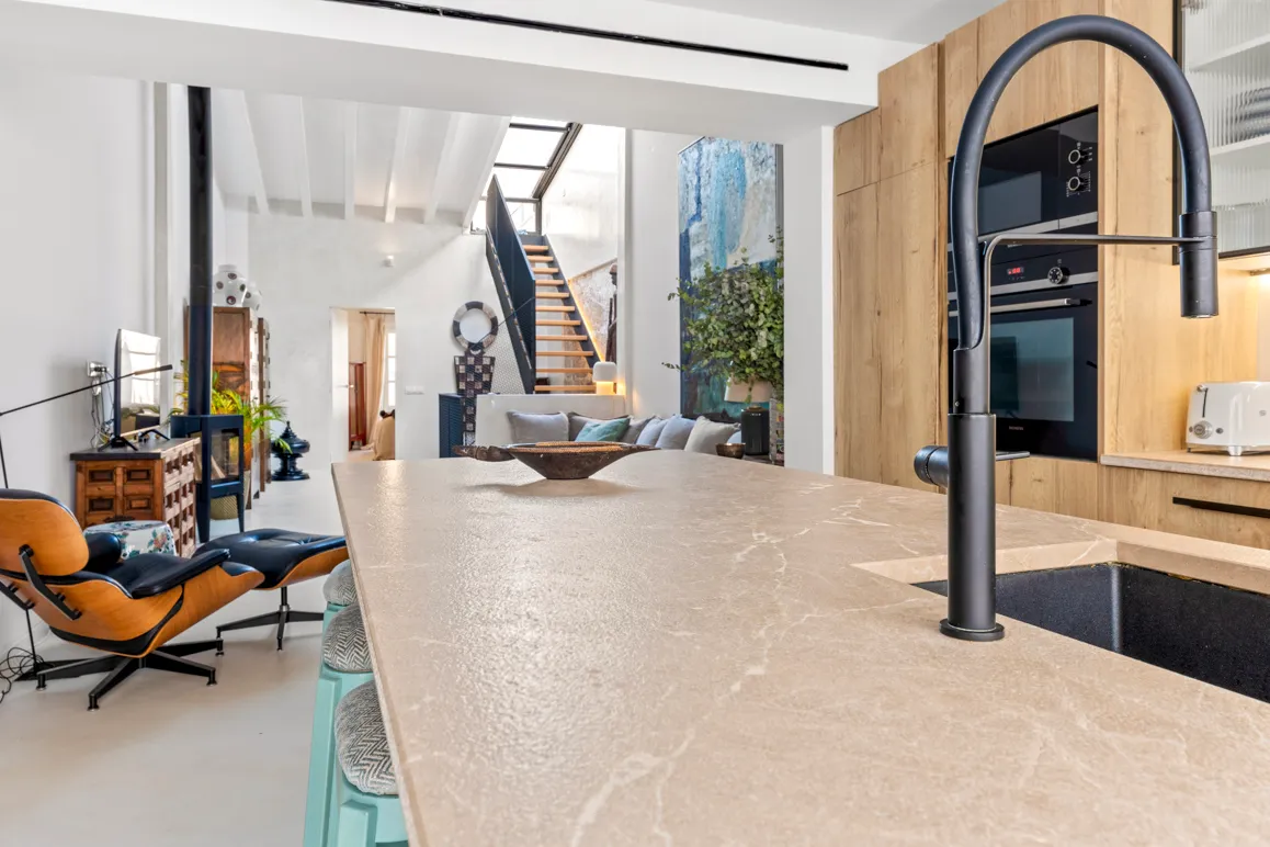 Maison de ville intemporelle avec rénovation moderne à Capdepera-5