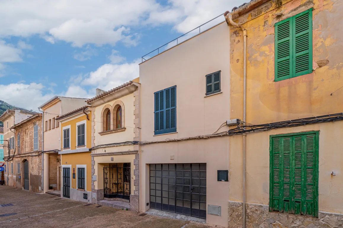 Maison de ville intemporelle avec rénovation moderne à Capdepera-3
