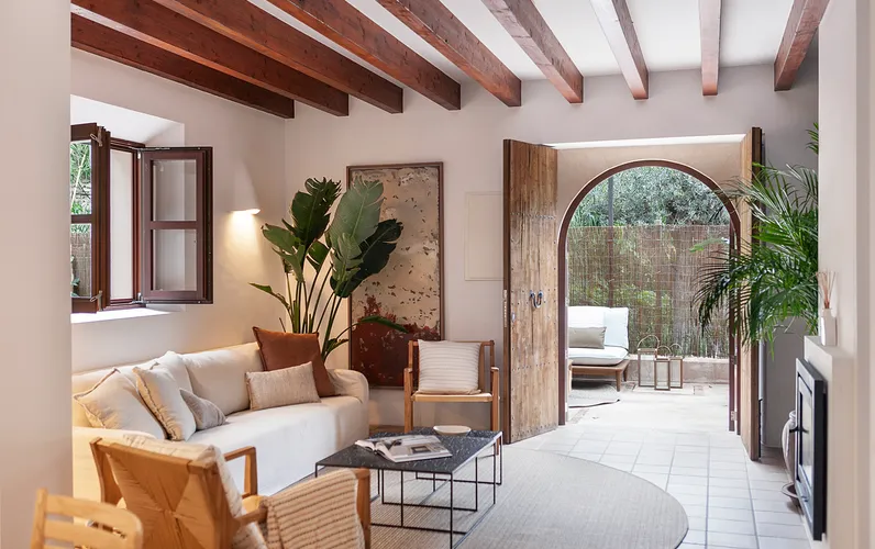 Charmante woning met twee slaapkamers en twee badkamers in Petit Deià: een exclusief project in Deià.