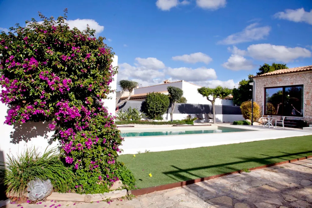 Espectacular villa con piscina cerca del mar-2