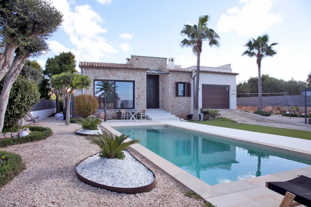 Espectacular villa con piscina cerca del mar-1