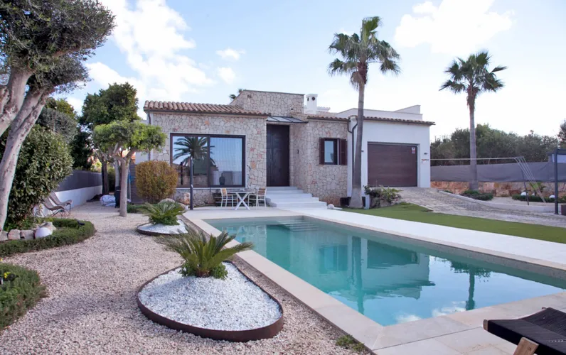 Splendida villa in stile fincastyle vicino al mare a Sa Torre