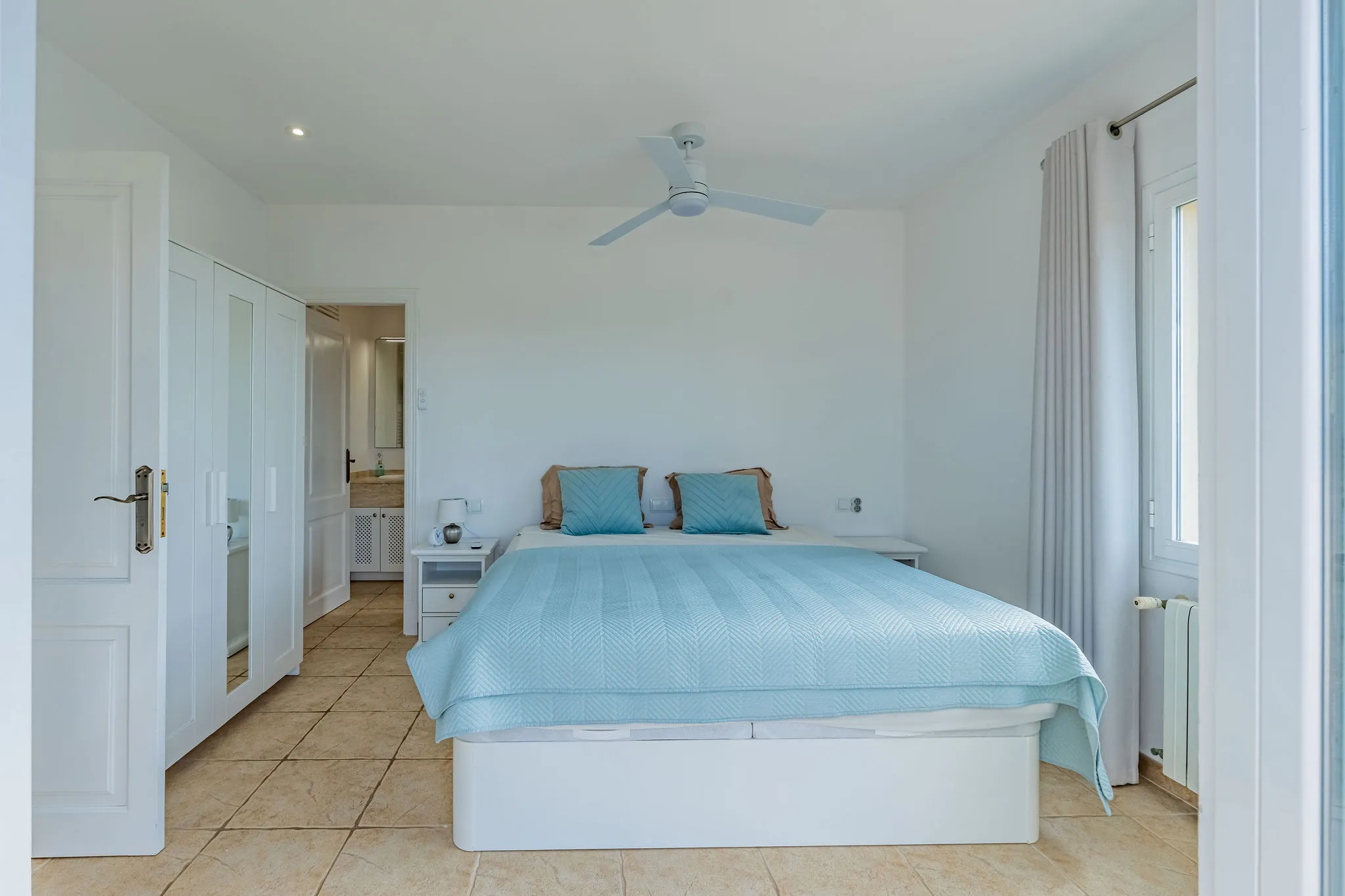 Finca clàssica amb llicència de lloguer prop de les cales més belles-13