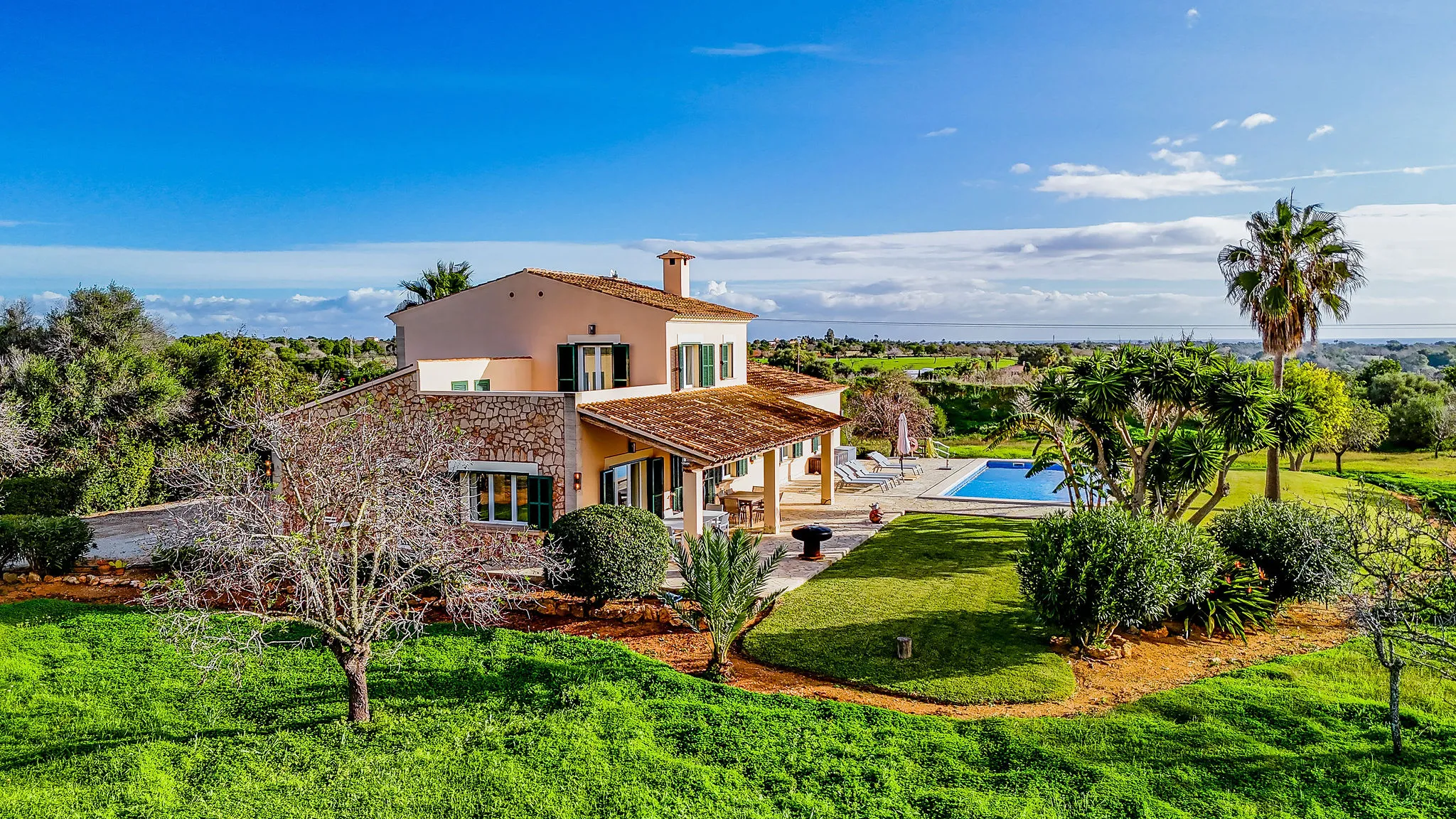 Finca clàssica amb llicència de lloguer prop de les cales més belles-3