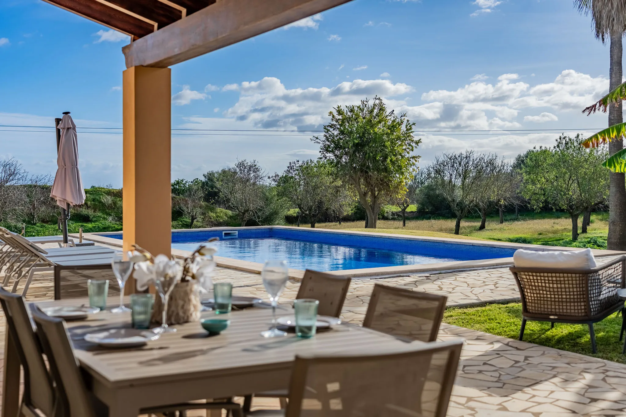 Finca clàssica amb llicència de lloguer prop de les cales més belles-2