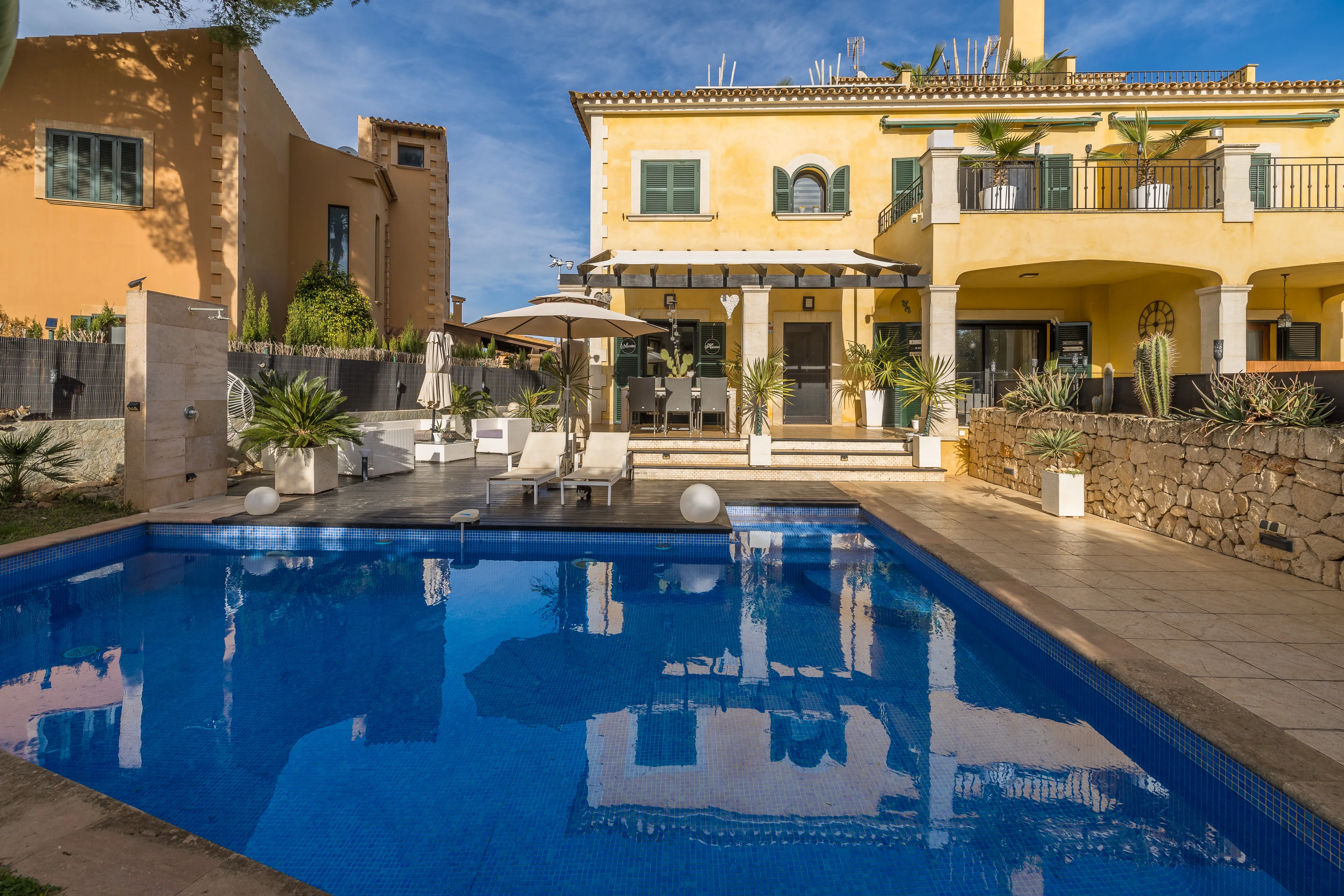 Charmerende dobbelthus med havudsigt-1