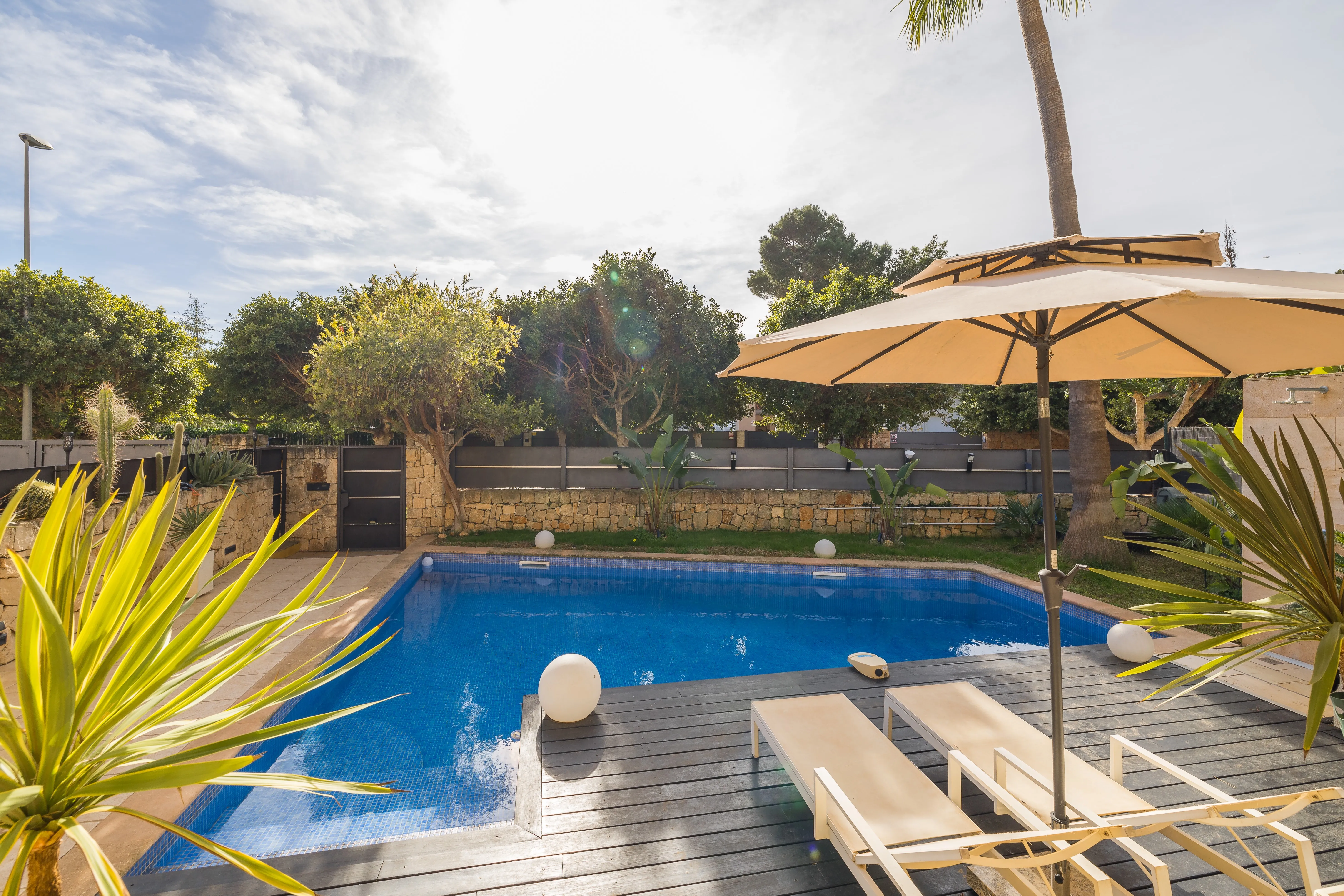 Charmerende dobbelthus med havudsigt-2