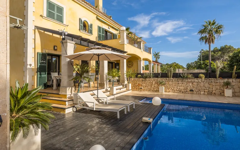 Schöne Doppelhaushälfte mit Meerblick in Puig de Ros