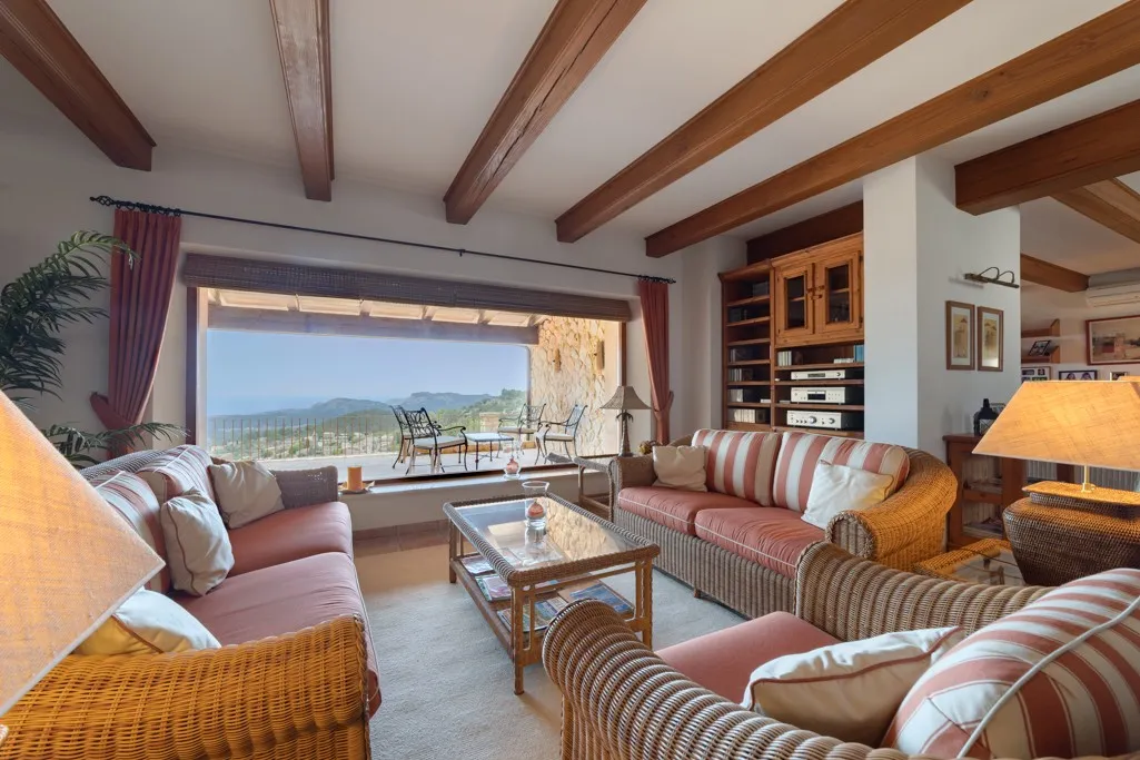 Stone-clad finca with sea views in Galilea-4