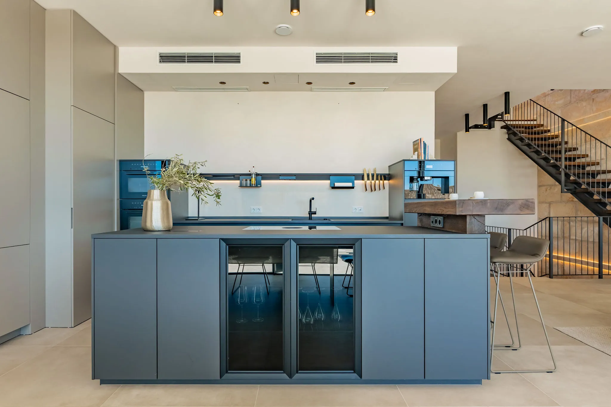 Townhouse met zwembad en uitzicht op zee-4