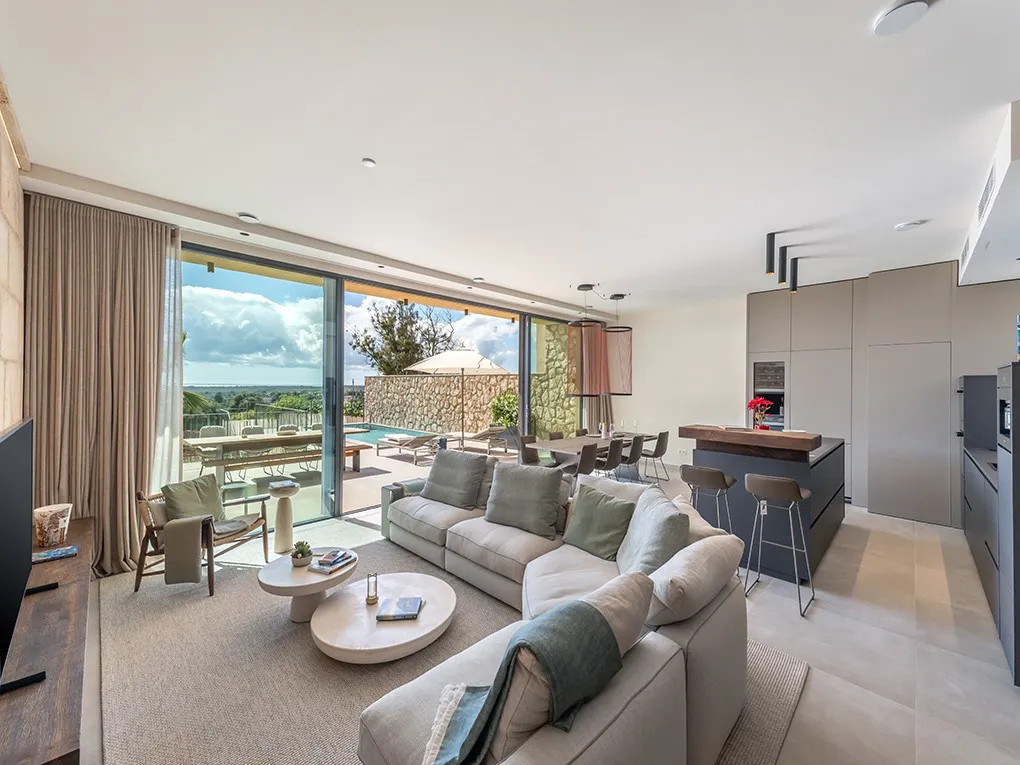 Eksklusivt byhus med pool og havudsigt-2