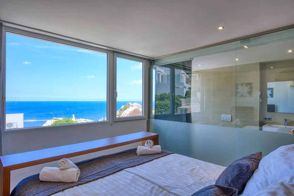 Renovated townhouse with communal pool and sea view near Cala Ratjada-9