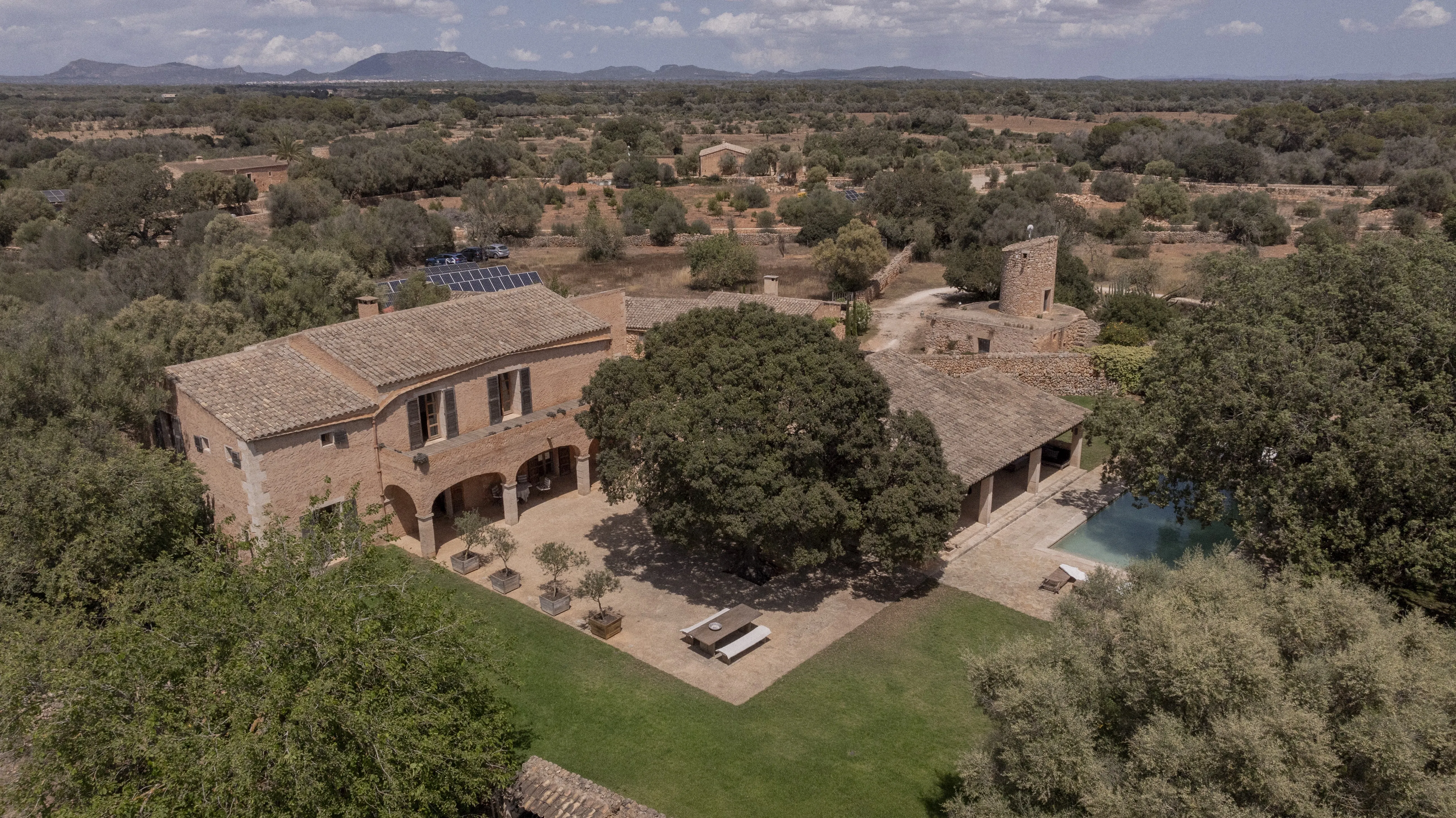 Modernstil trifft Tradition - Design-Finca-4