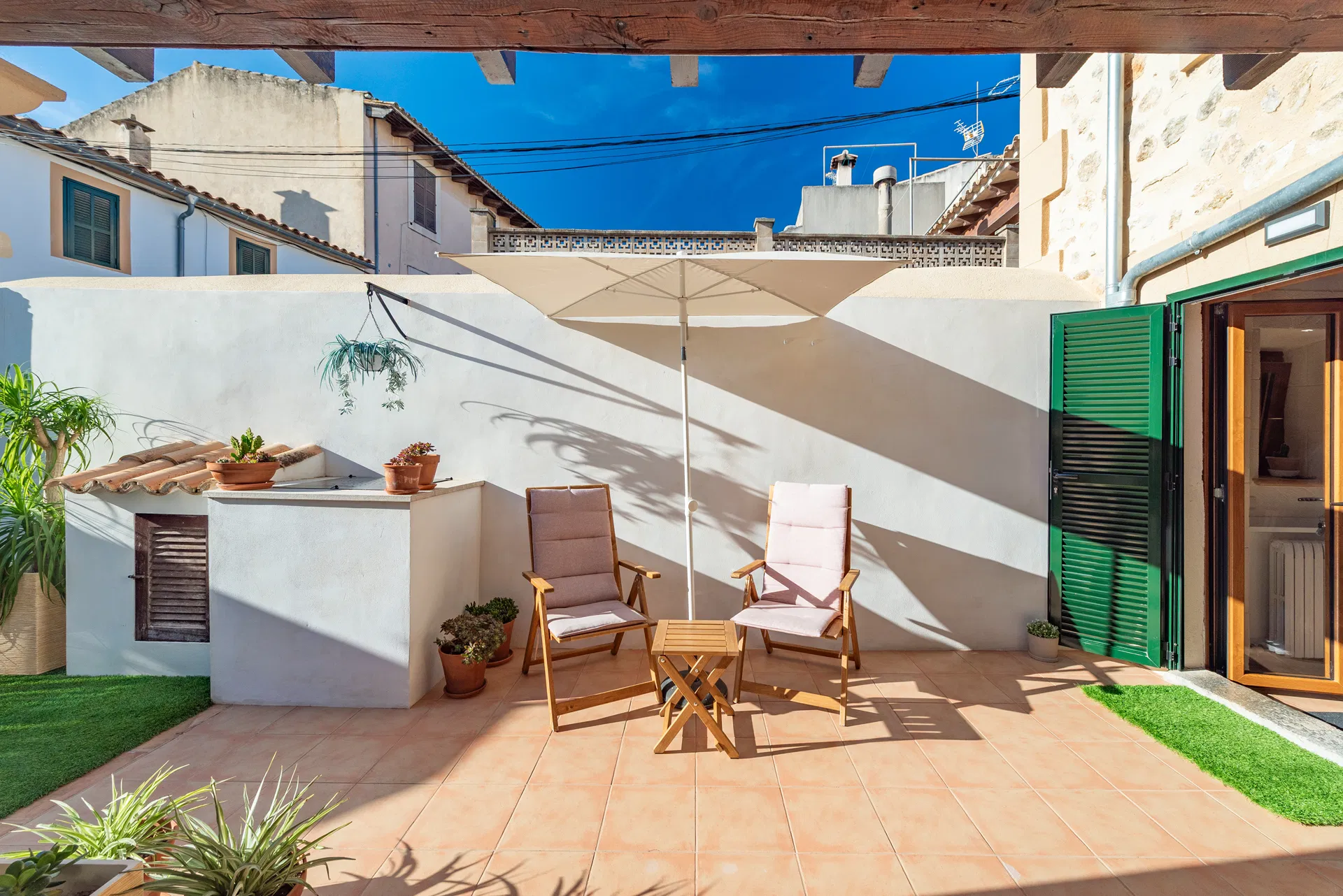 Auténtica Casa de Pueblo Mallorquina con parking Privado en el Corazón de Campanet – En Exclusiva-2