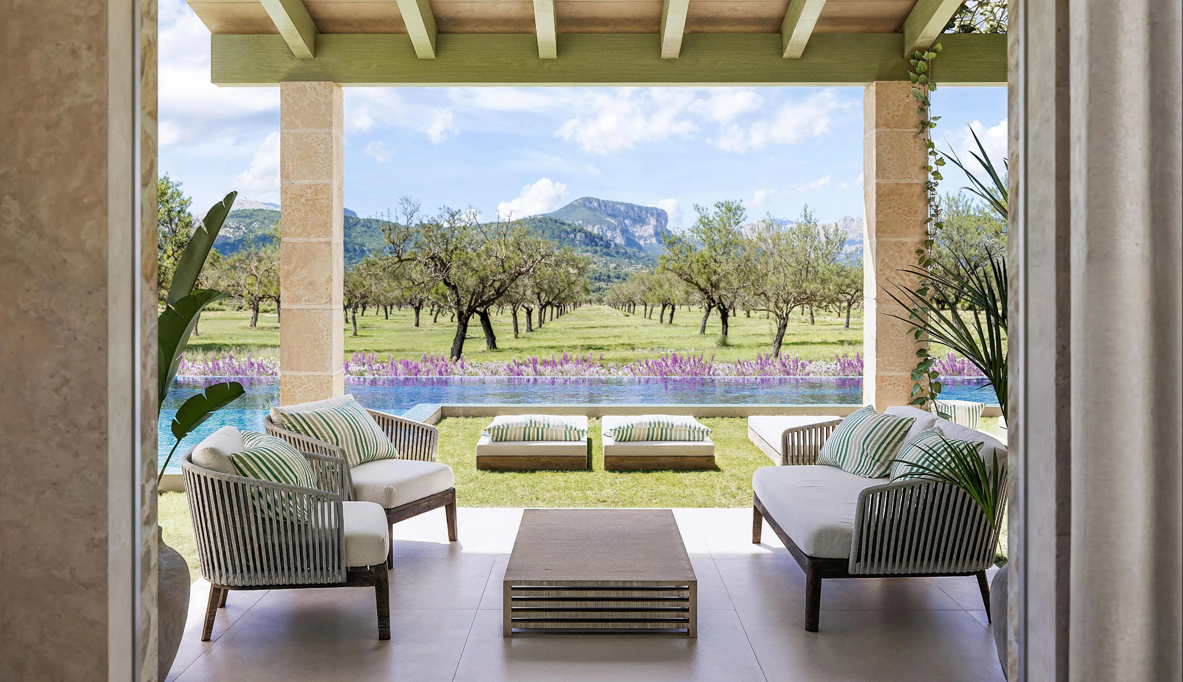 Terrain avec permis et vue imprenable sur les montagnes de Tramuntana-1