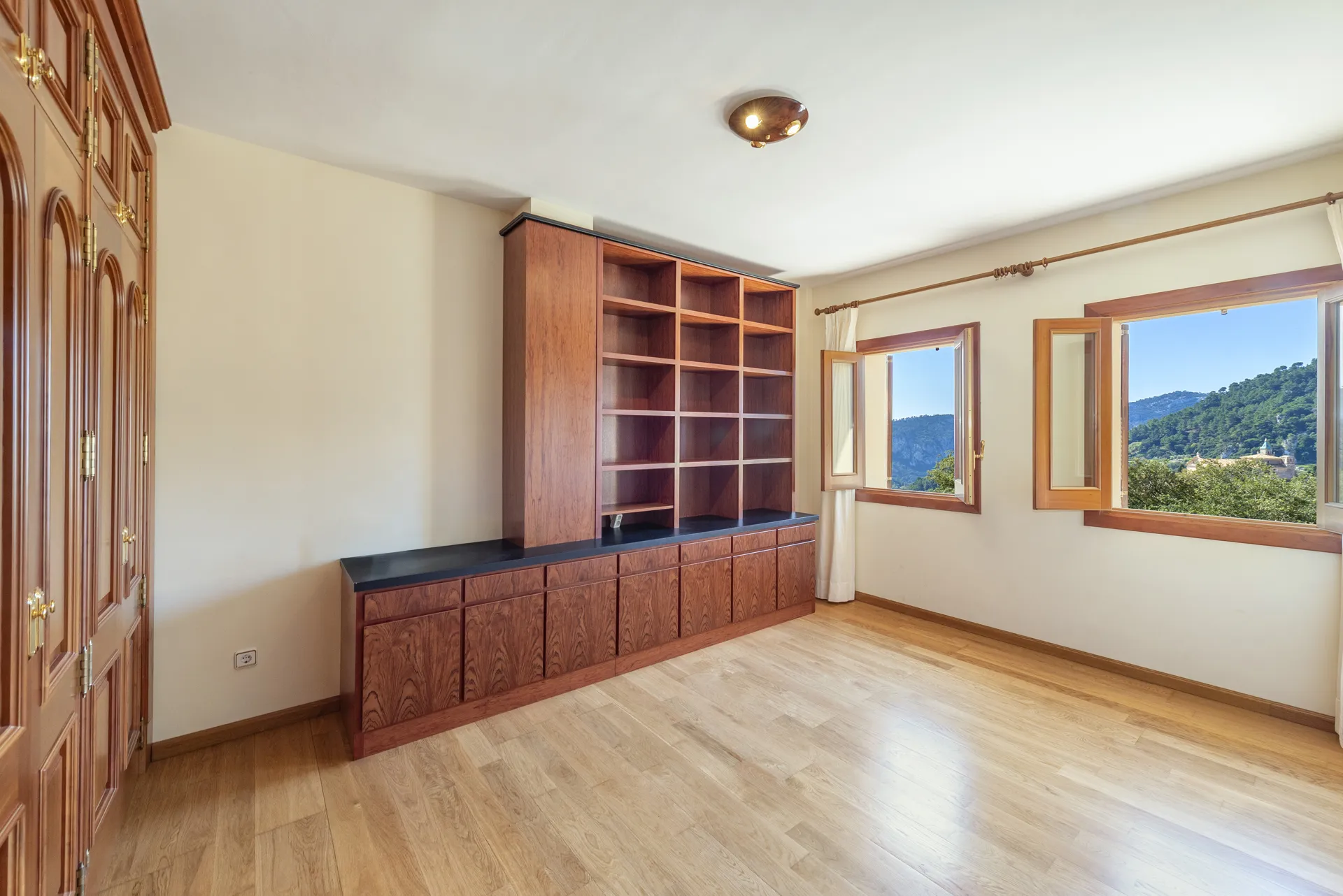 Красивый дом в Вальдемоссе с захватывающим видом-19