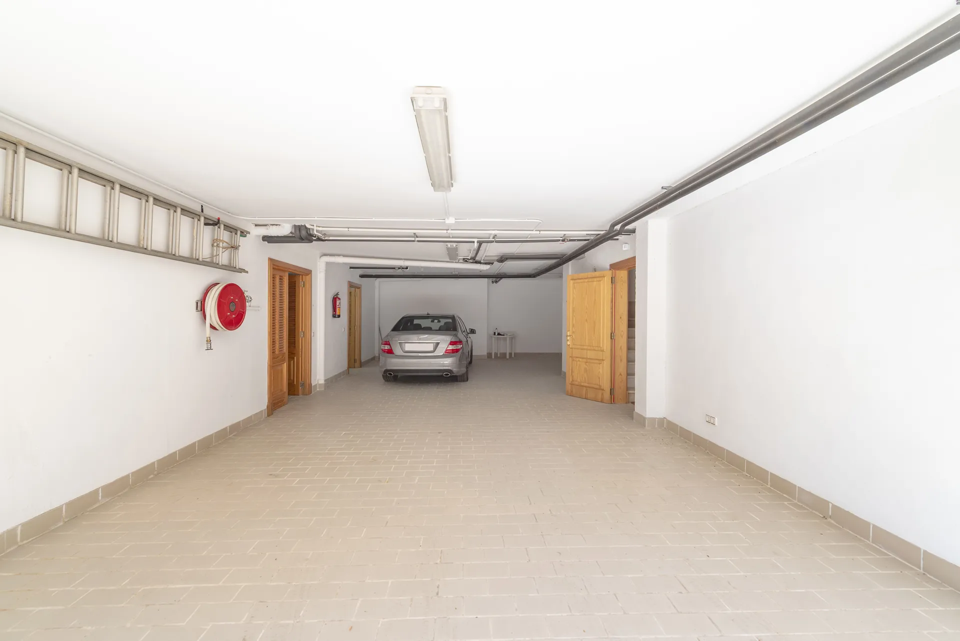 Красивый дом в Вальдемоссе с захватывающим видом-25