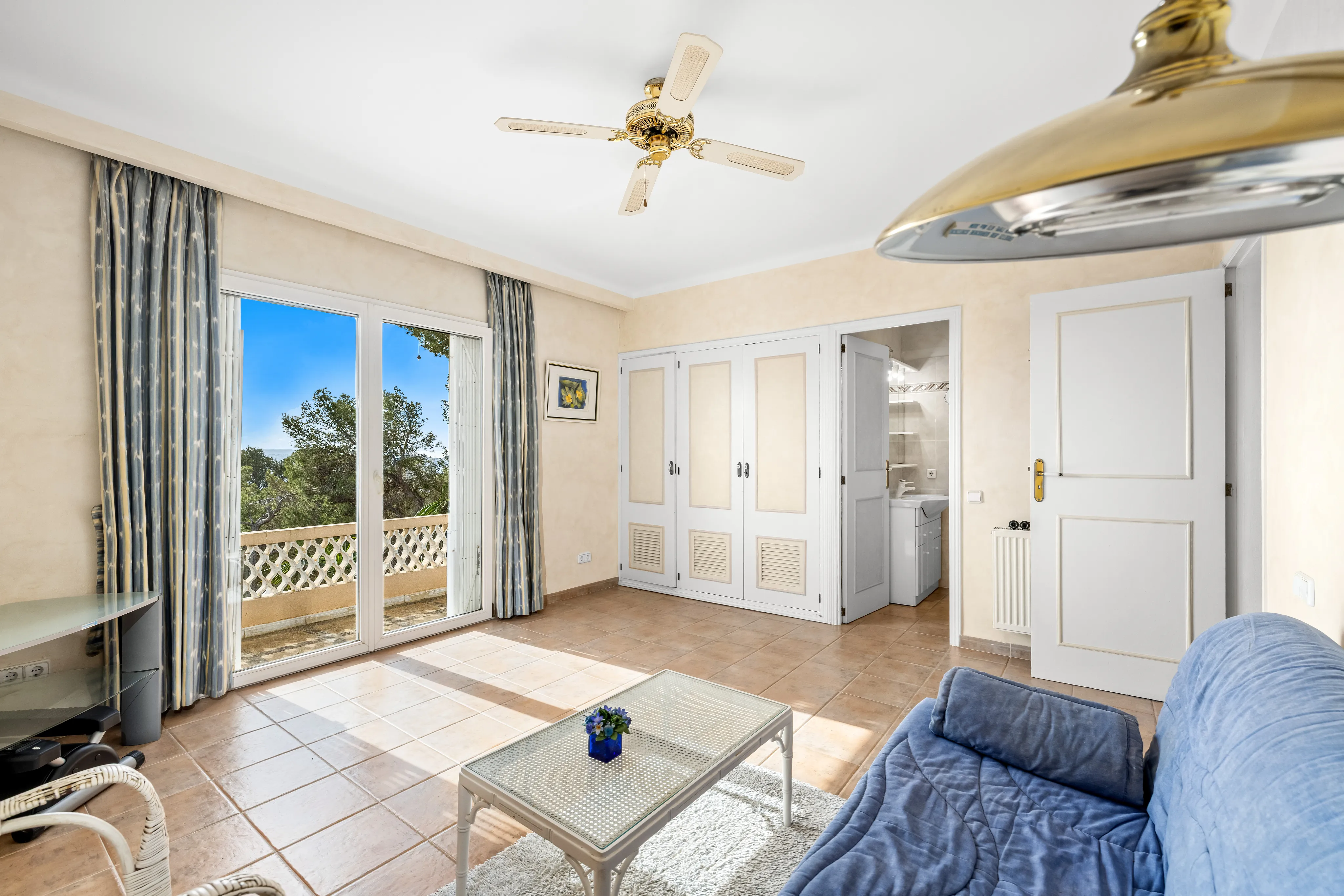 Villa in stile bungalow mediterraneo con vista sul mare-9