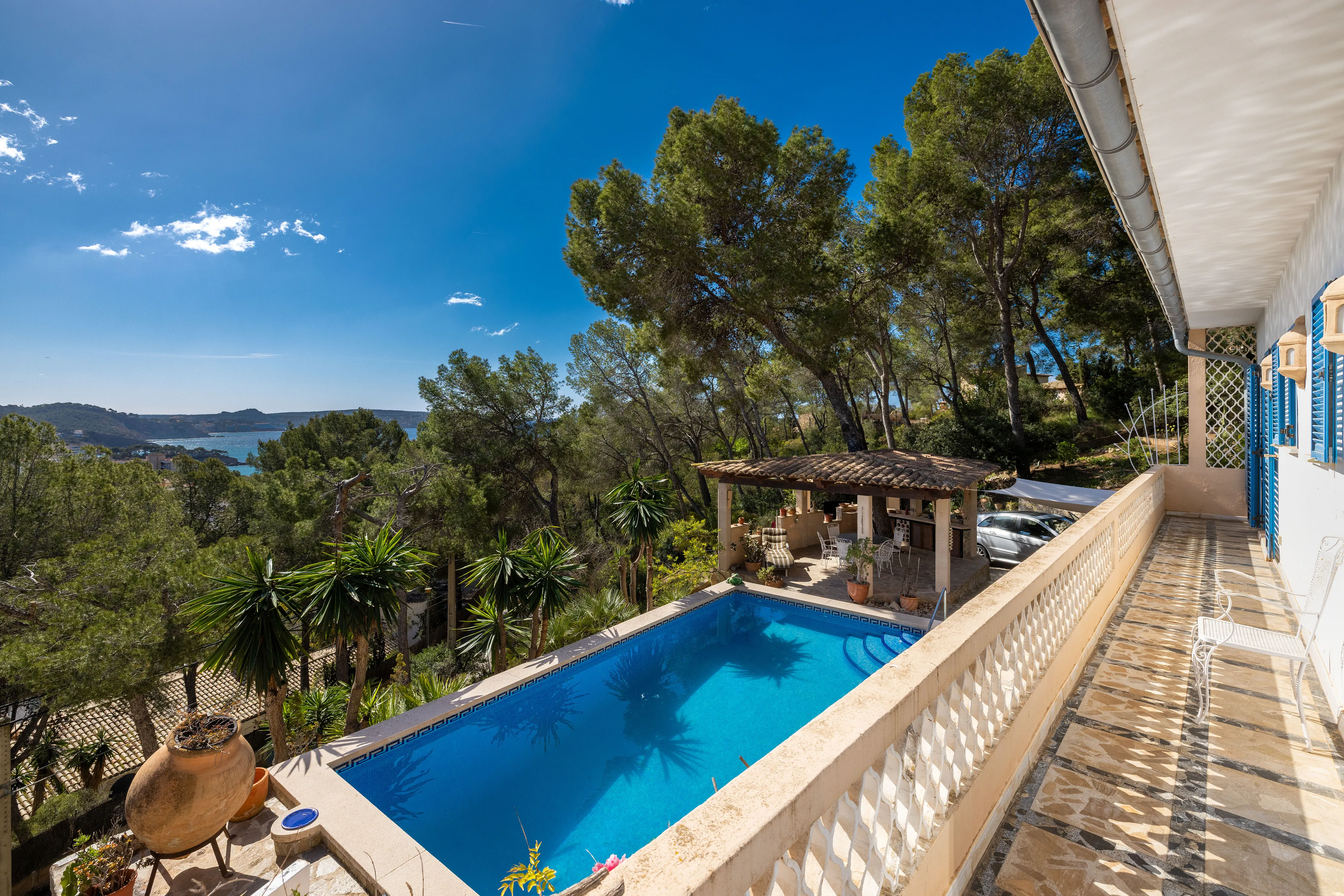 Villa in stile bungalow mediterraneo con vista sul mare-1