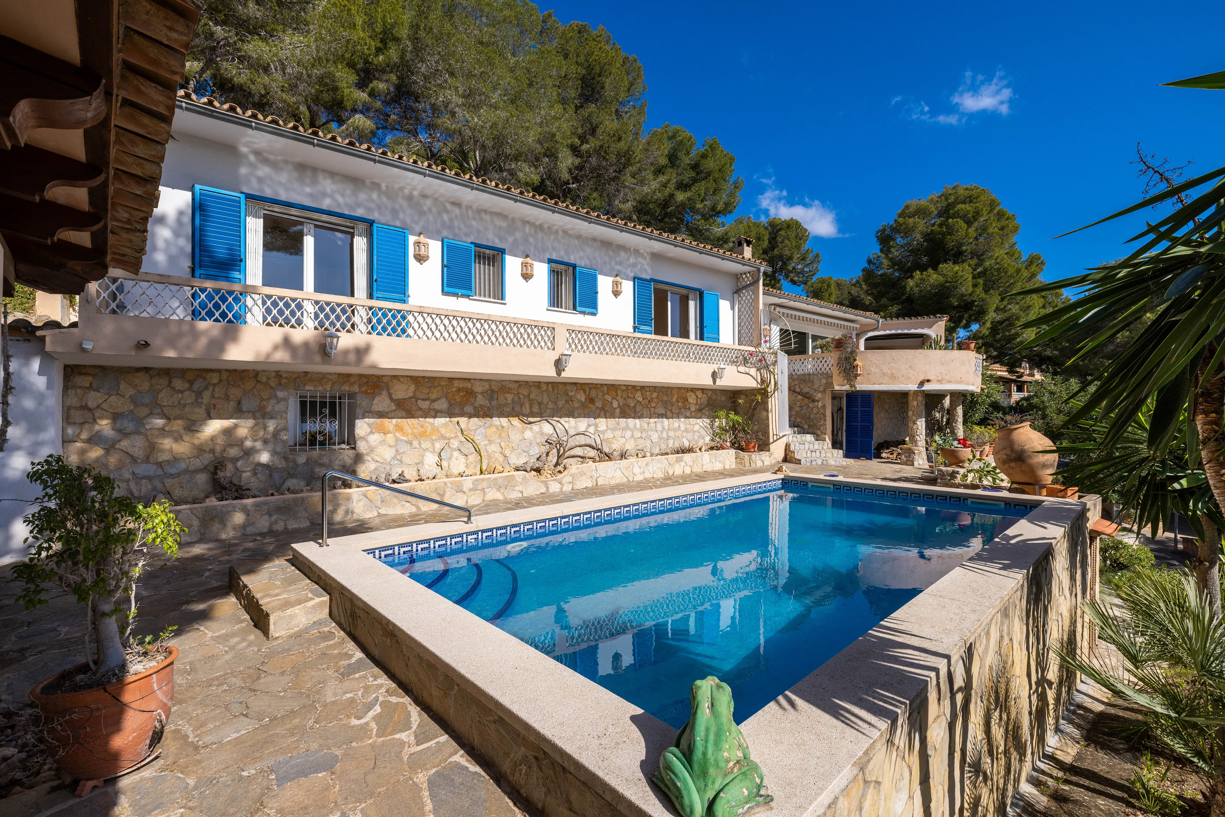 Villa in stile bungalow mediterraneo con vista sul mare-11