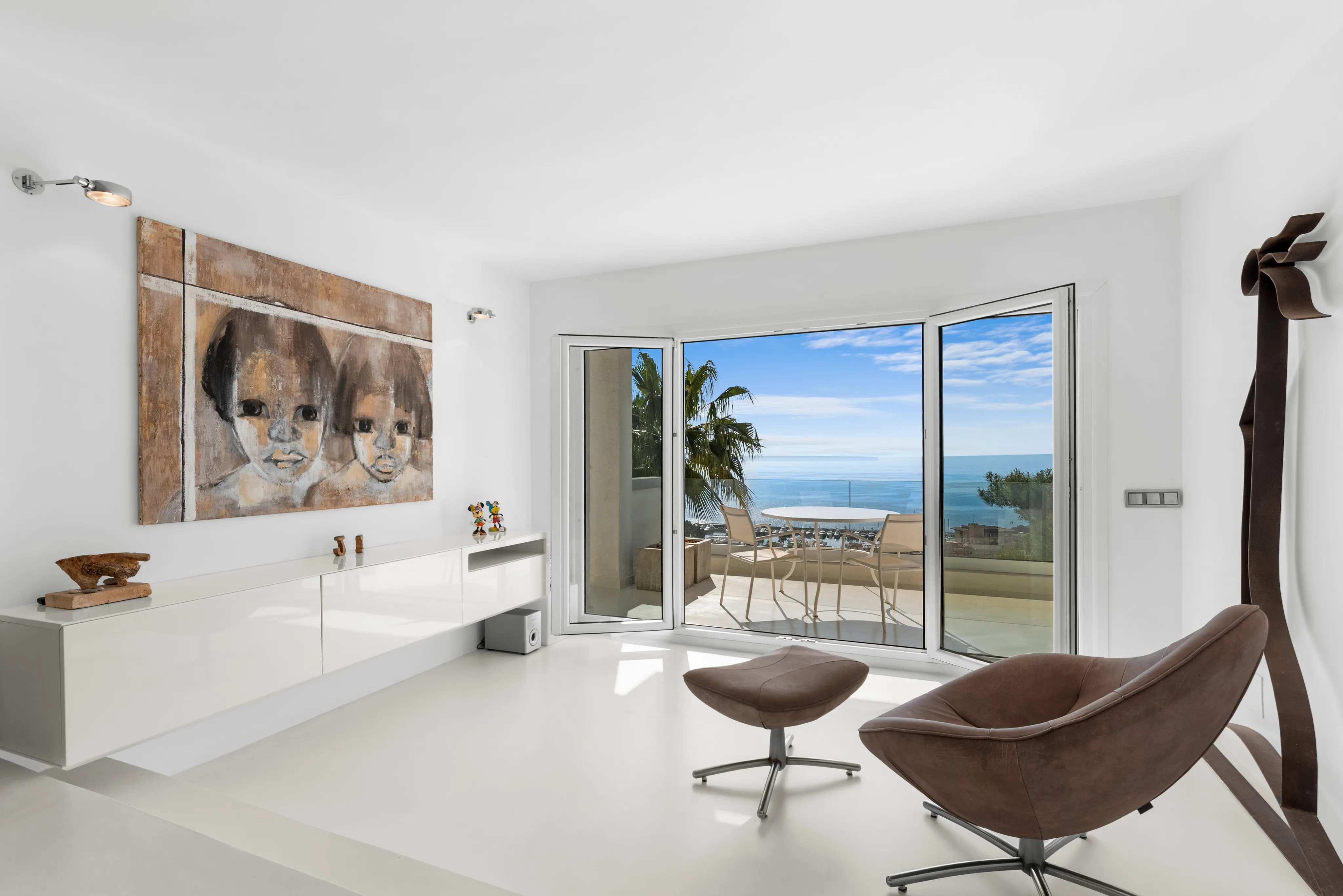 Ático exclusivo con terraza en la azotea y vistas al mar – lifestyle sobre los tejados de Cala Nova-3