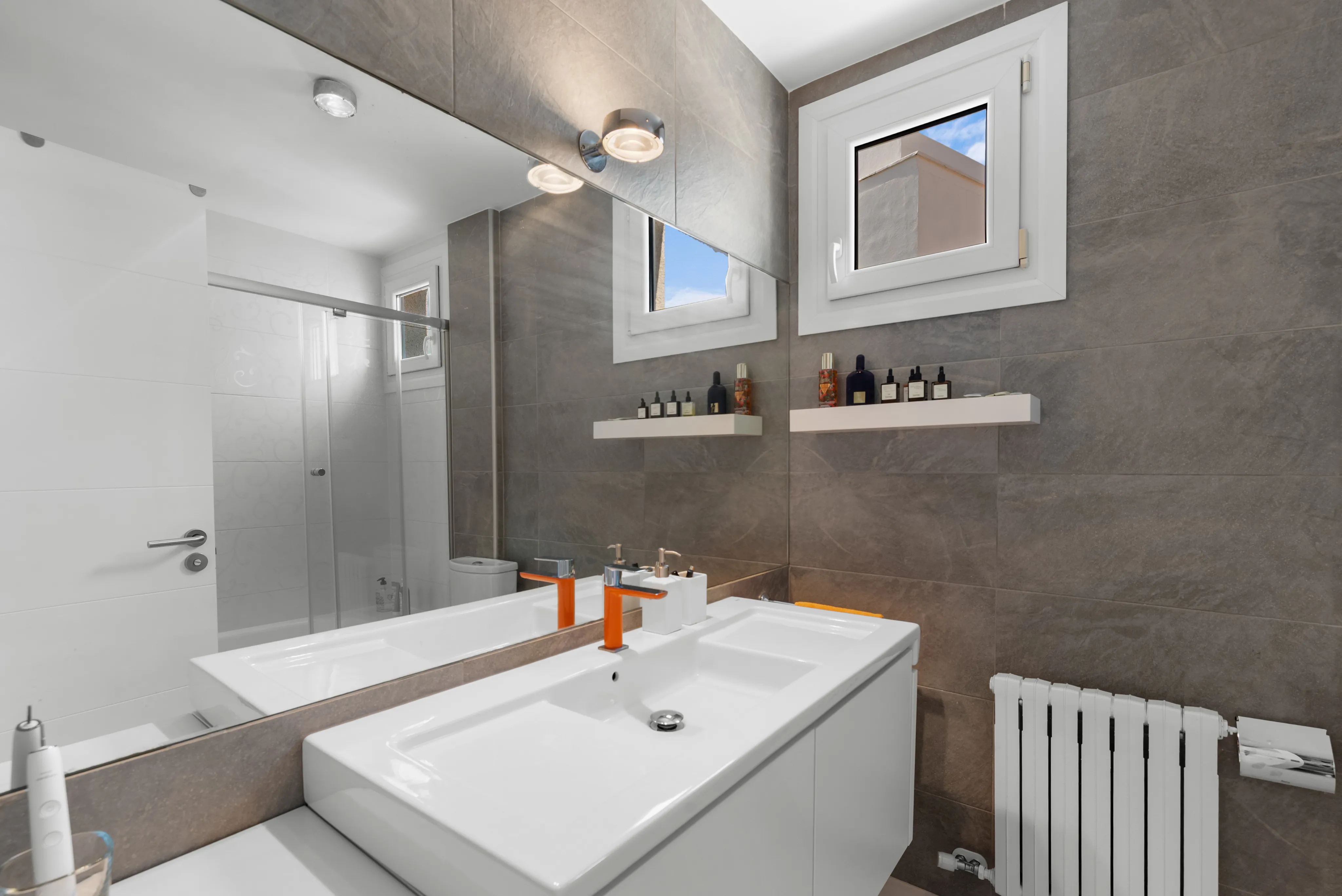 Ático exclusivo con terraza en la azotea y vistas al mar – lifestyle sobre los tejados de Cala Nova-11