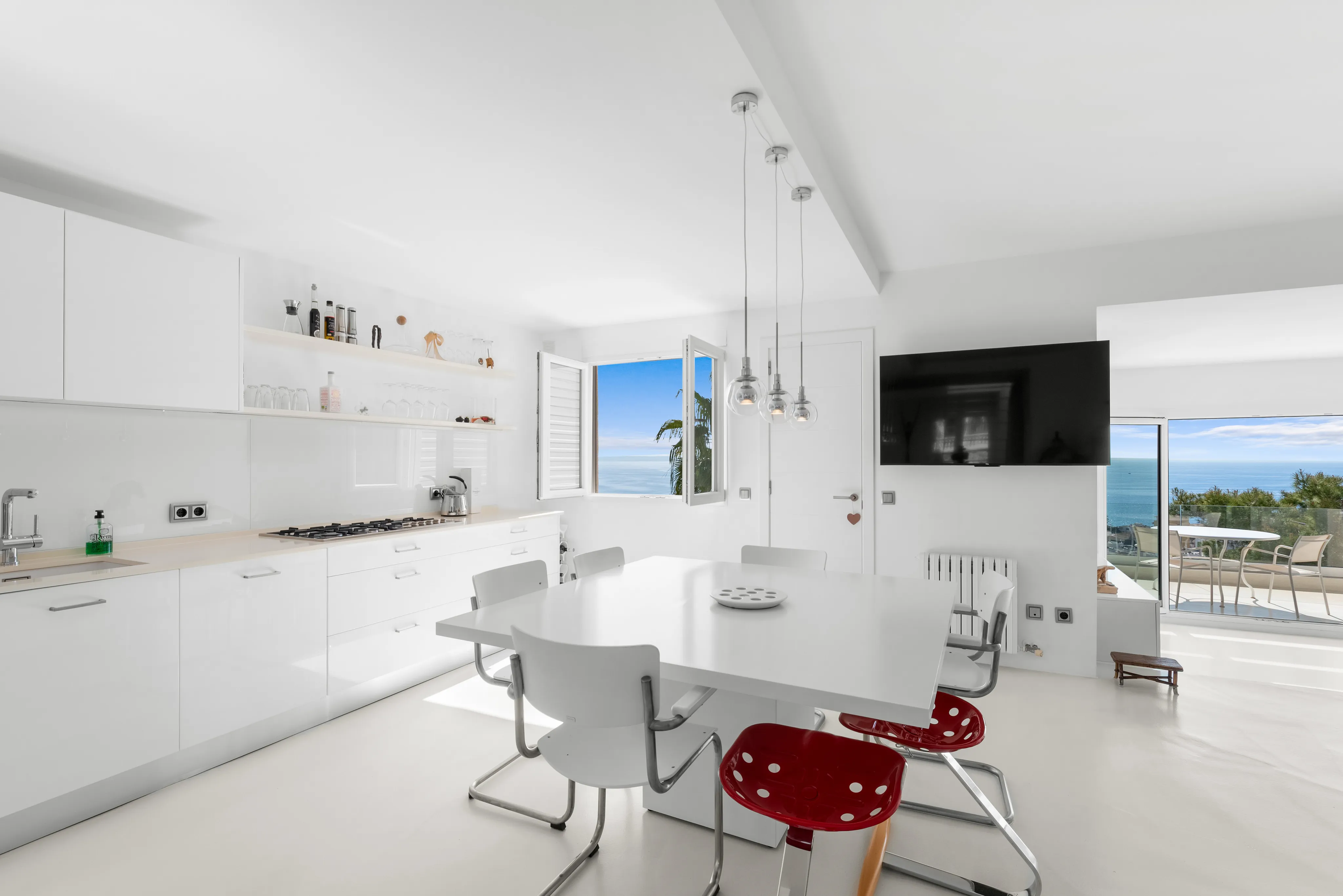 Ático exclusivo con terraza en la azotea y vistas al mar – lifestyle sobre los tejados de Cala Nova-5