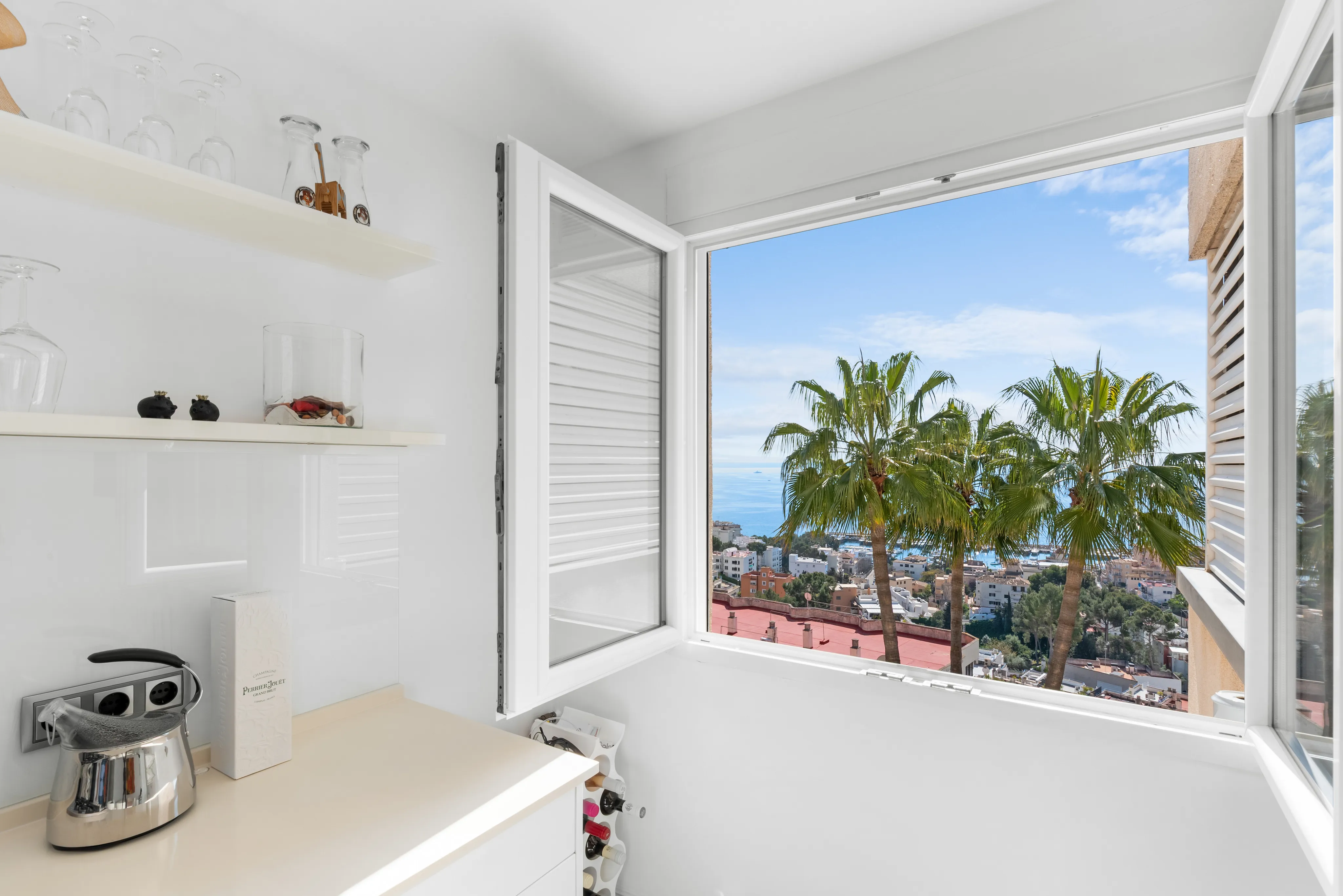 Ático exclusivo con terraza en la azotea y vistas al mar – lifestyle sobre los tejados de Cala Nova-7