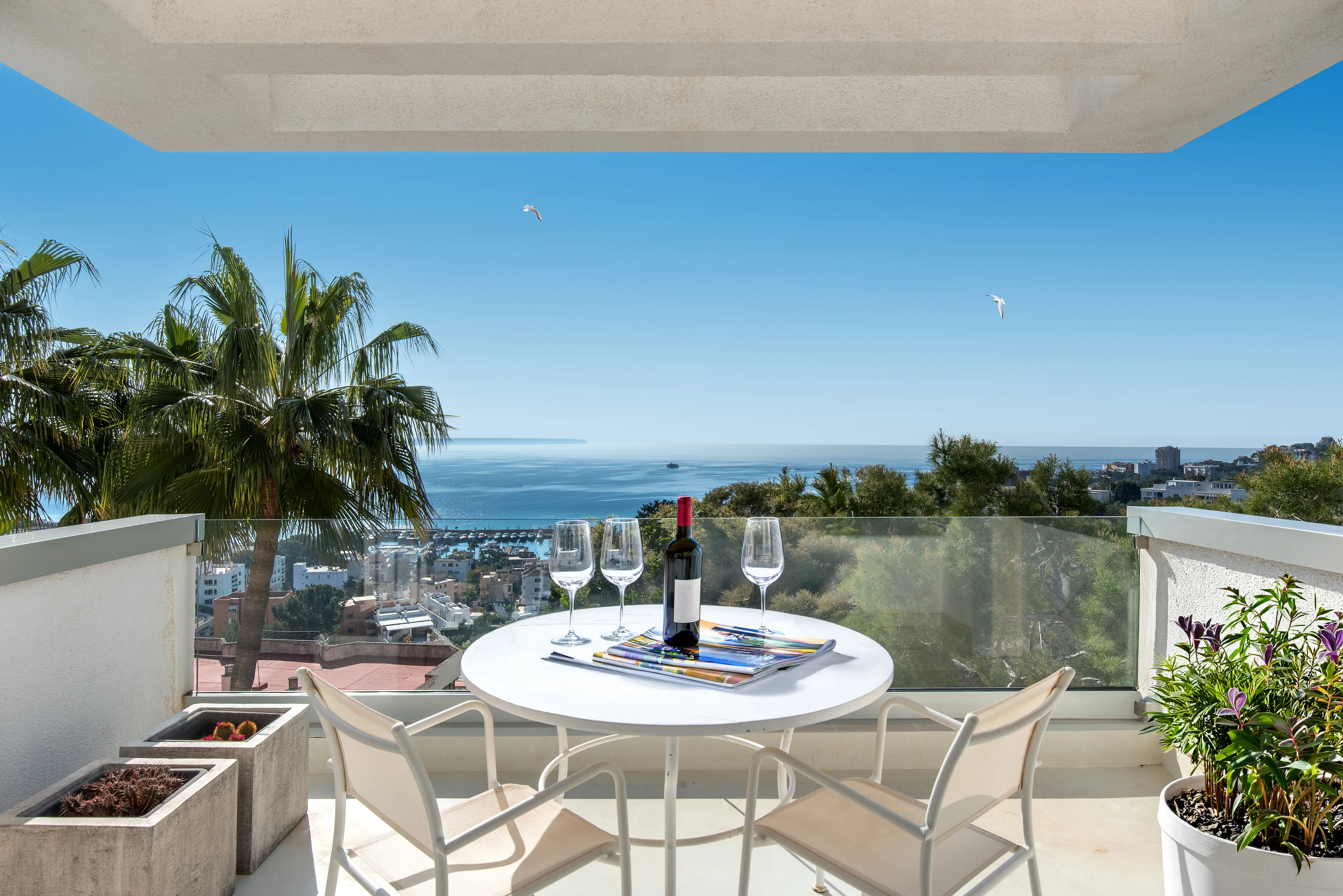 Ático exclusivo con terraza en la azotea y vistas al mar – lifestyle sobre los tejados de Cala Nova-2