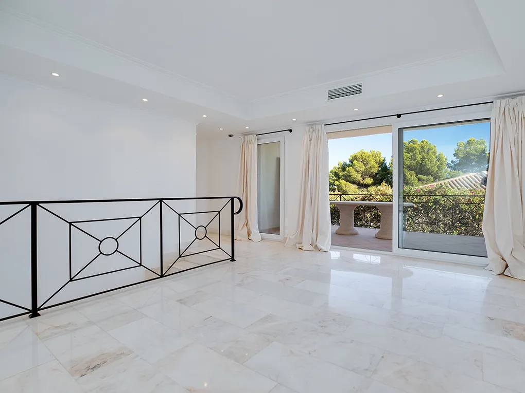 Sea view villa in Santa Ponsa-13