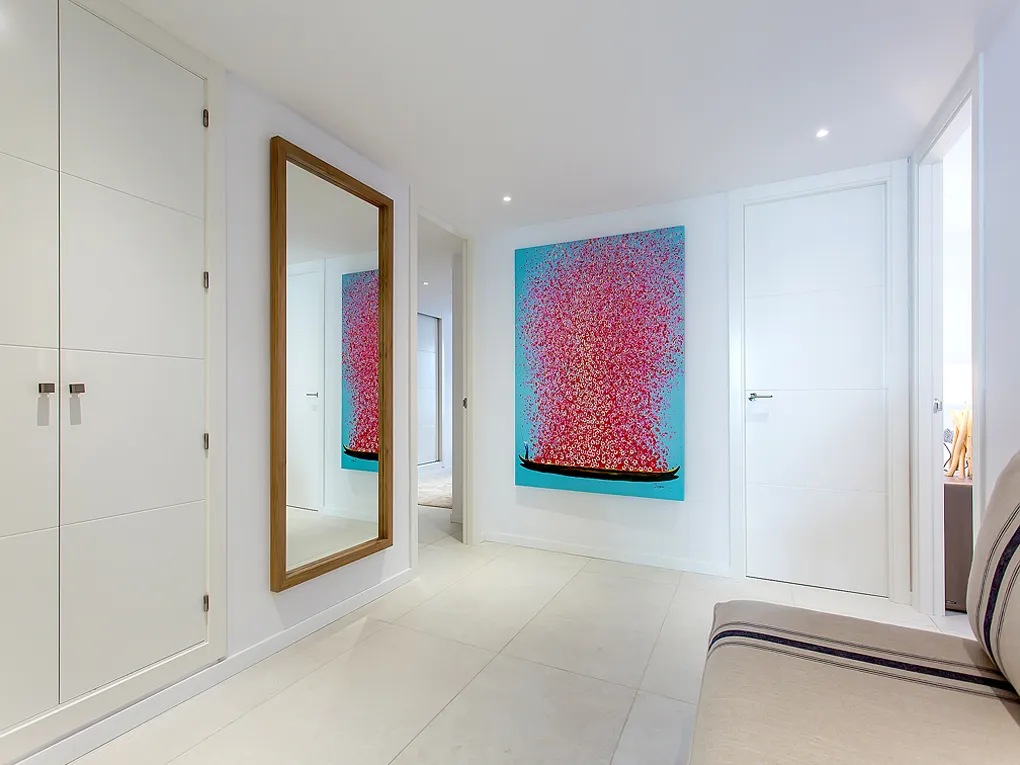 Exclusive frontline apartment in Cala Vinyas with direct sea access-15