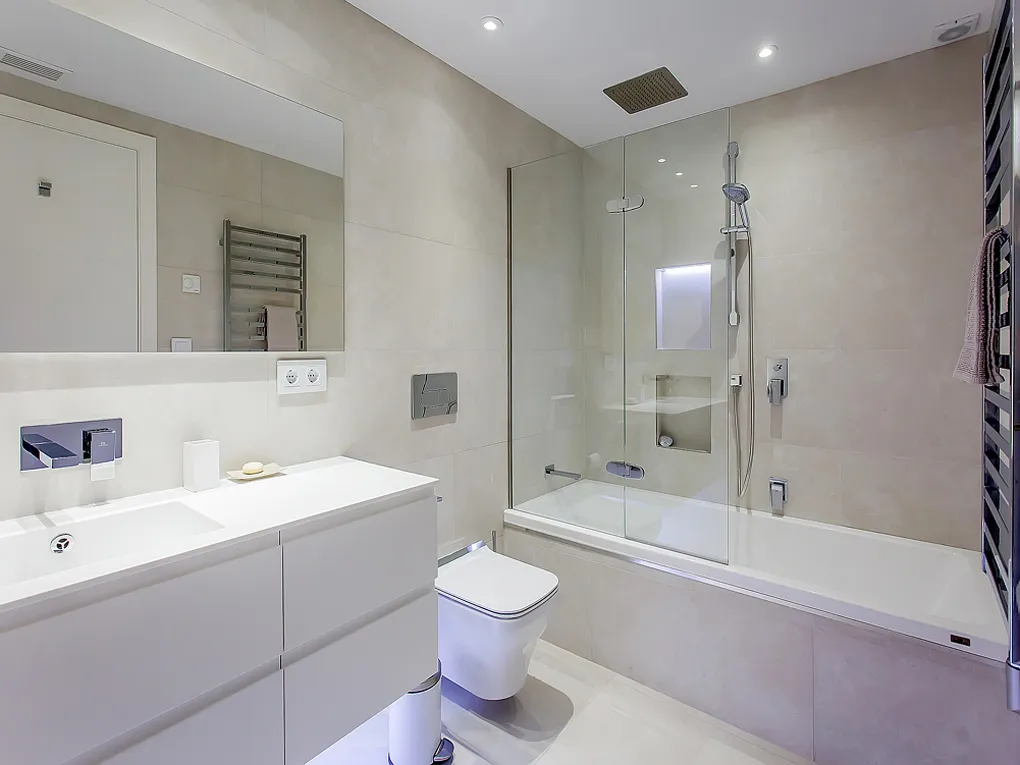 Exclusive frontline apartment in Cala Vinyas with direct sea access-13